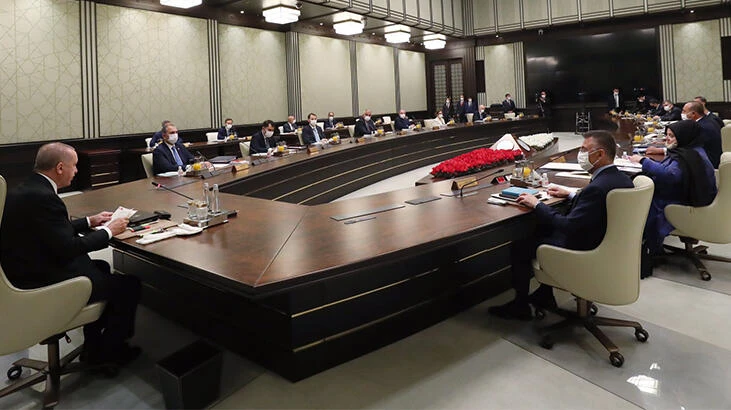 Kabine Toplantısı gündemi: Yasaklar gelecek mi? Okullarda Covid-19 vakası çıkarsa ne olacak?